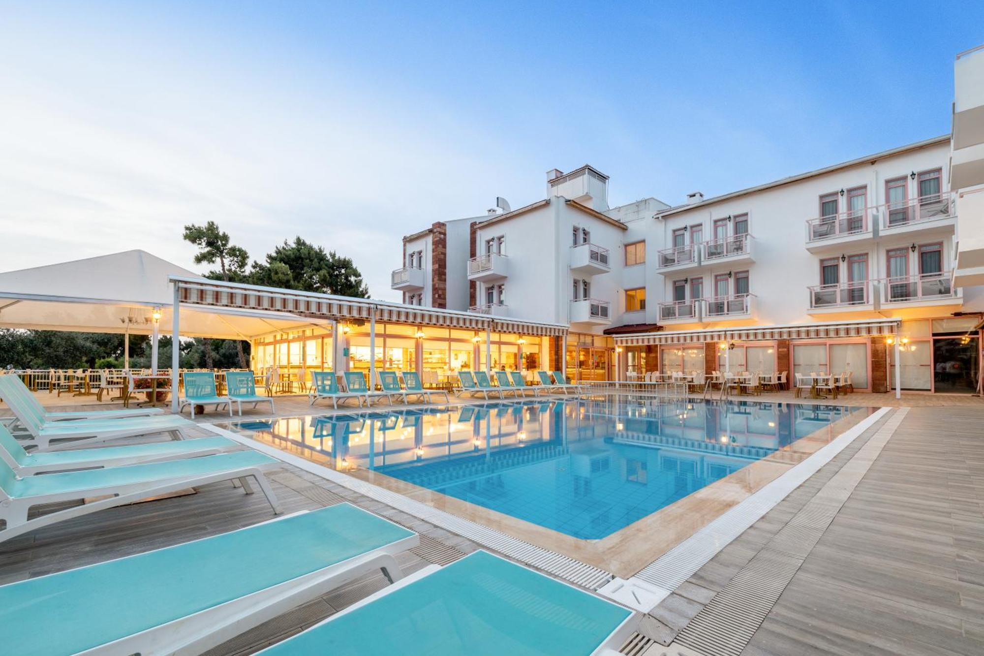 Hanedan Beach Hotel Фоча Экстерьер фото
