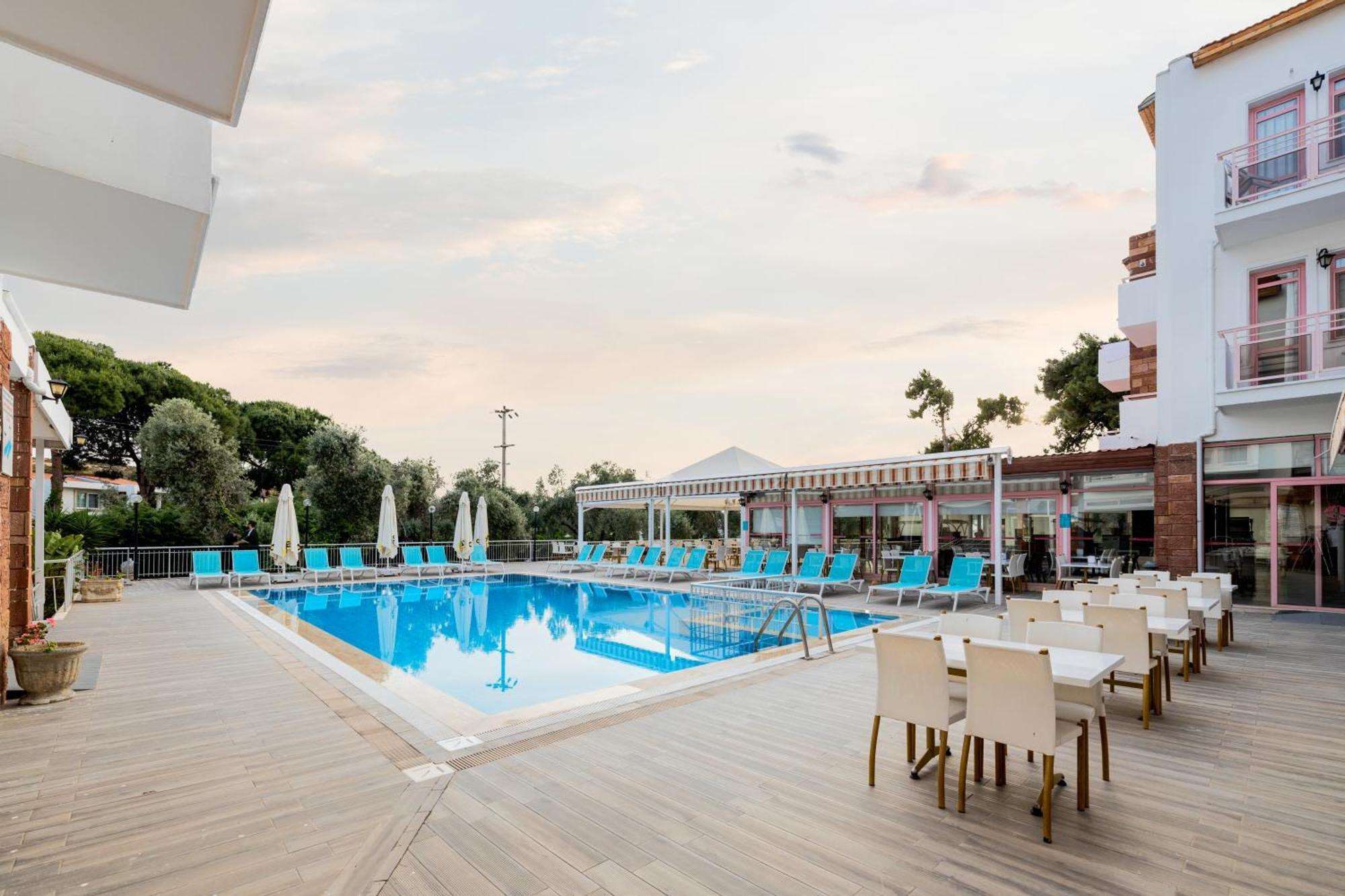Hanedan Beach Hotel Фоча Экстерьер фото
