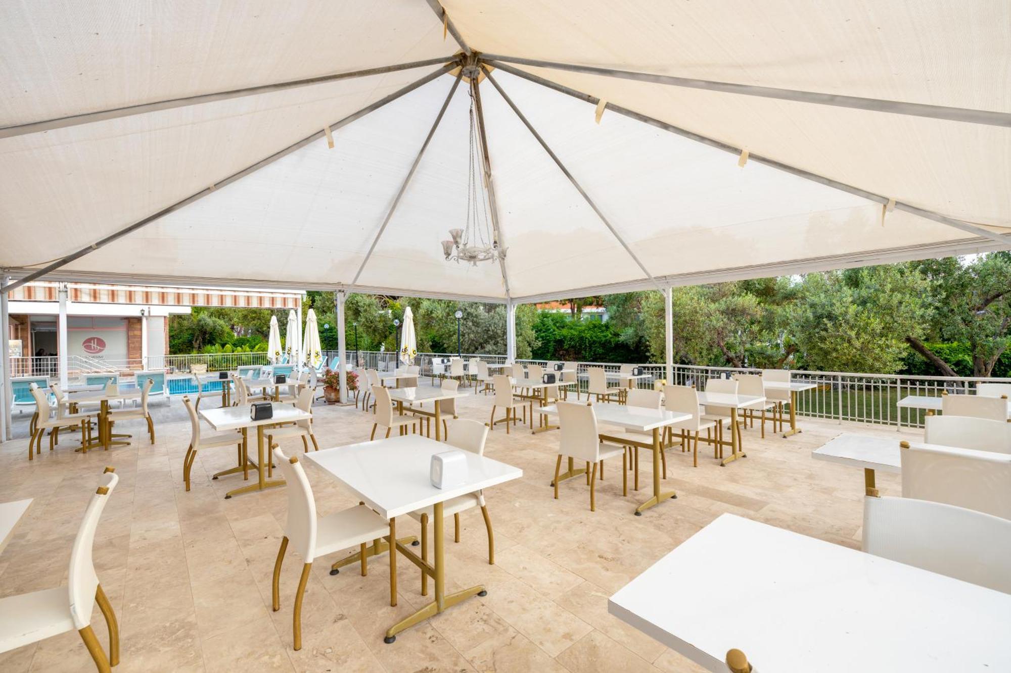 Hanedan Beach Hotel Фоча Экстерьер фото